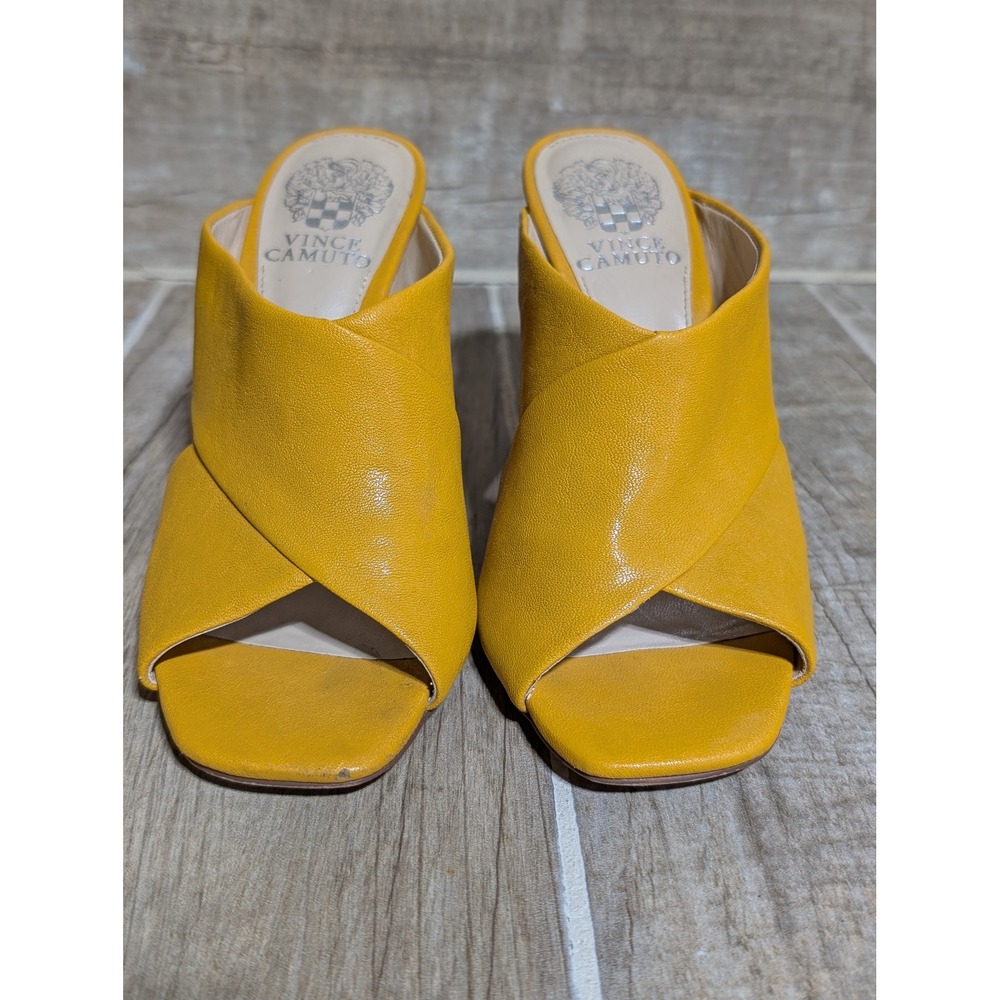 Vince Camuto Averessa Yellow Gold Leather Sandals Size 7 *Rare*VC-AVERESSA